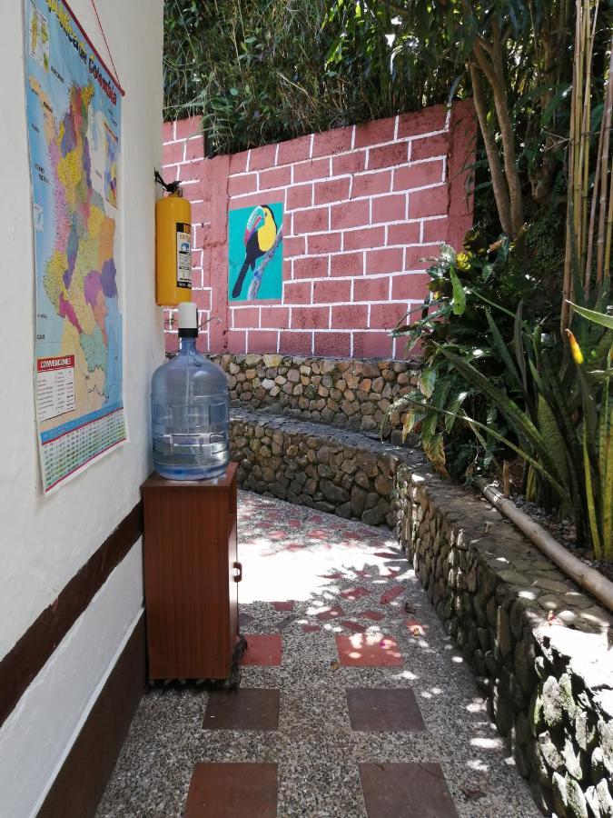 Hostal casa la juana Bed and Breakfast Medellín Exterior foto