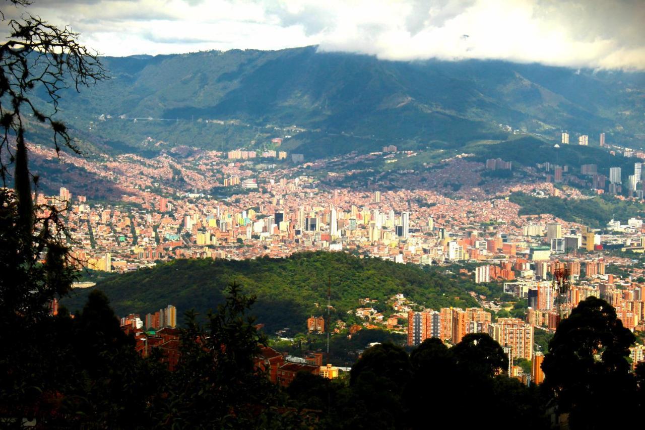 Hostal casa la juana Bed and Breakfast Medellín Exterior foto